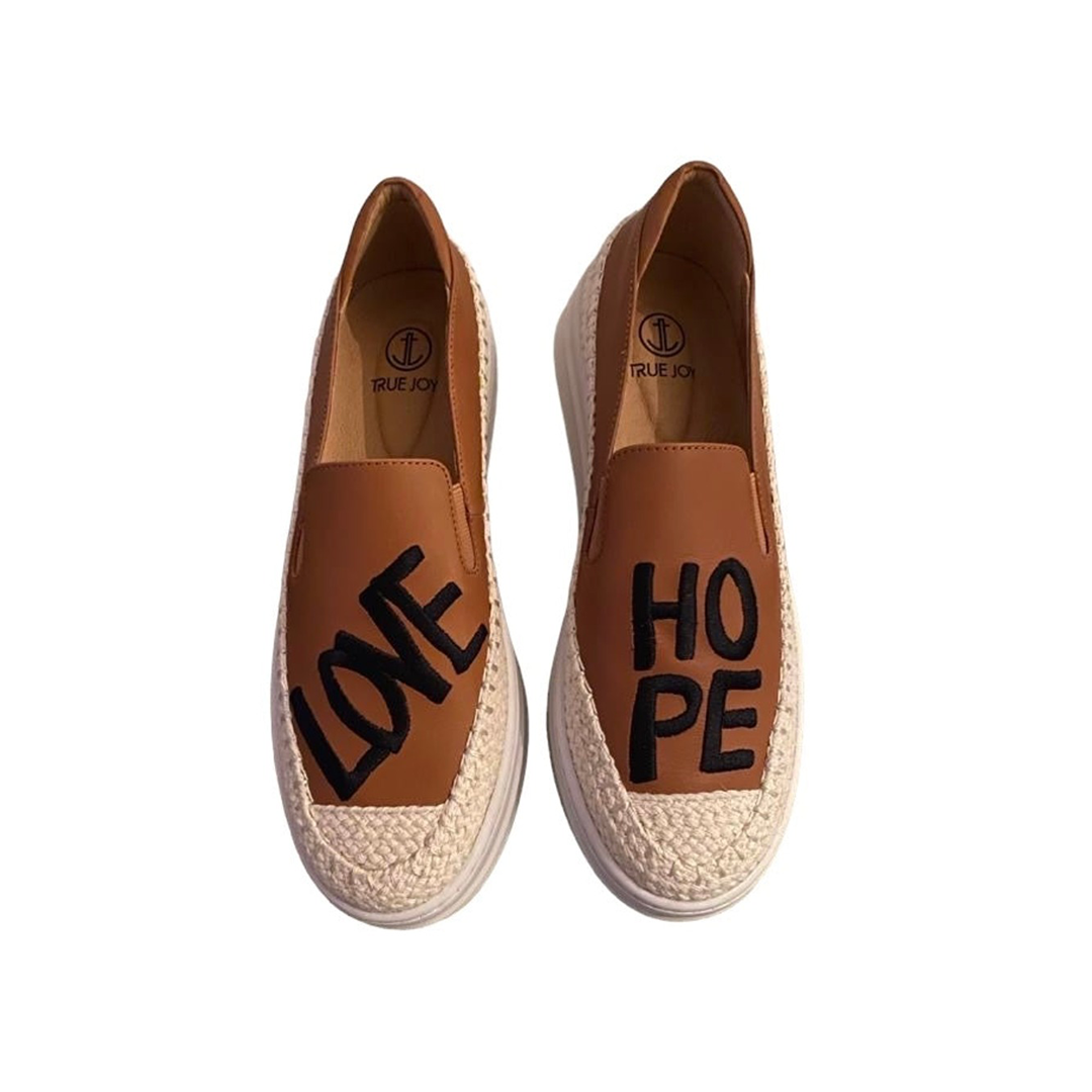 3x7 True Joy Woman EMBRO Shoes Camel LOVE/HOPE