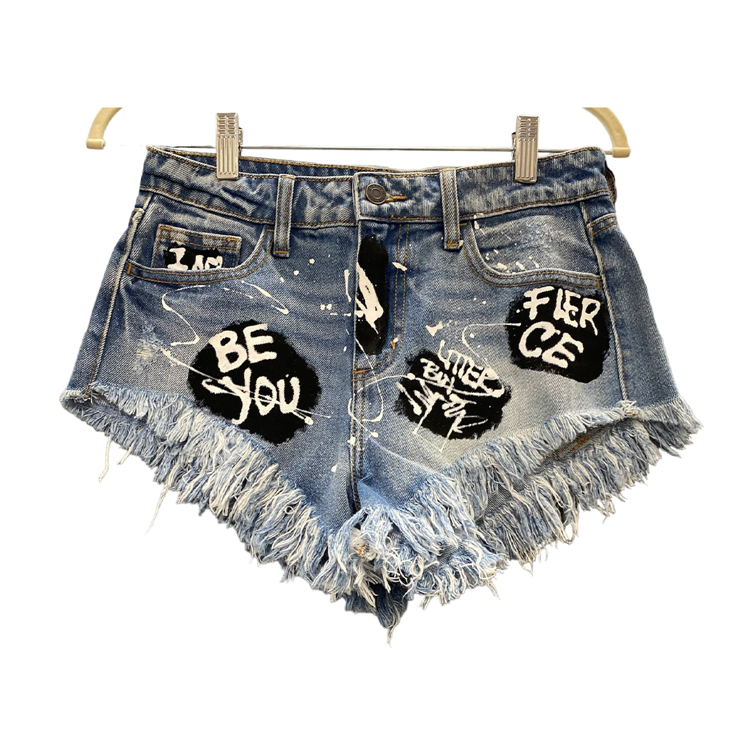 True Joy Woman Shorts BE YOU